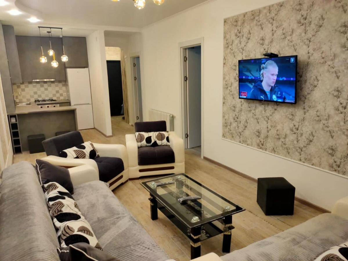Lilia Διαμέρισμα Μπατούμι Εξωτερικό φωτογραφία